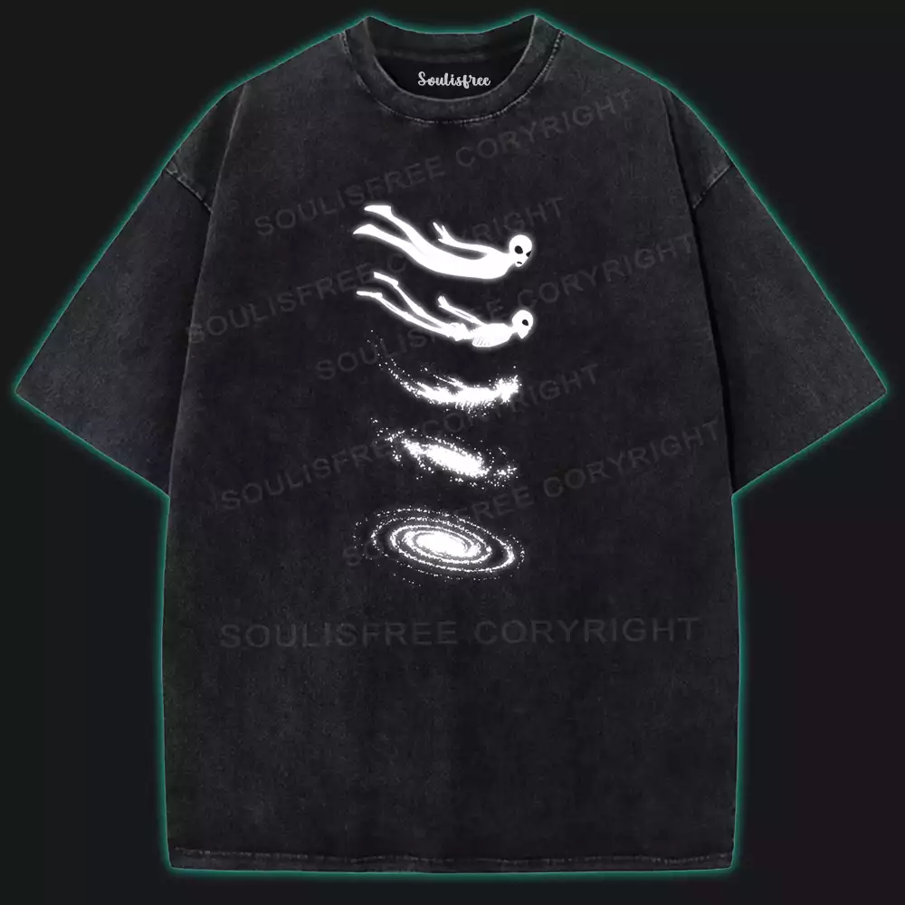 Alien Lost in the Stars Washed Alien T-shirt