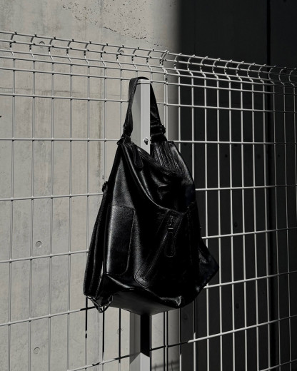 Free shipping retro motorcycle hottie backpack soft leather large capacity utilization adjustable shoulder messenger bag for women