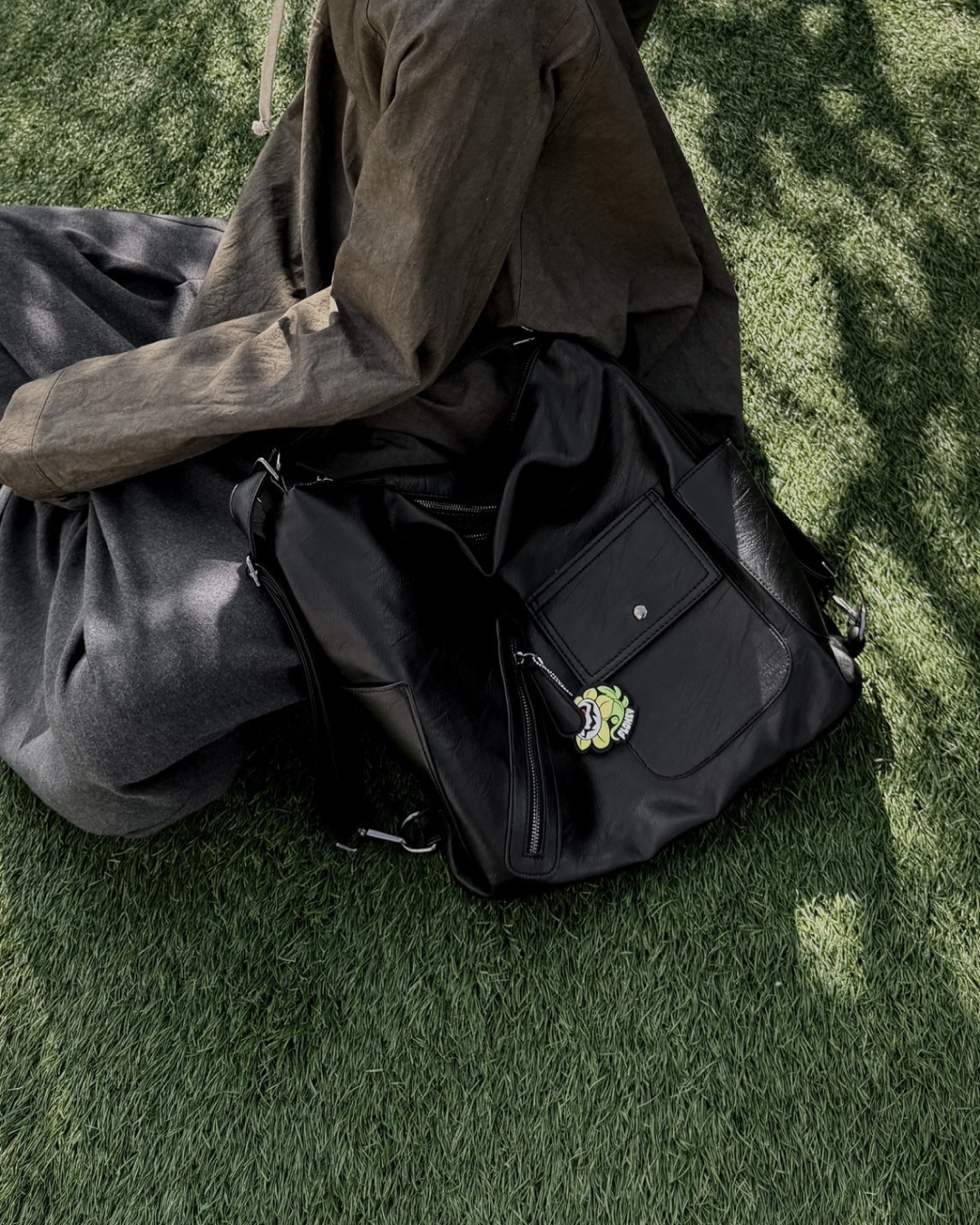 Free shipping retro motorcycle hottie backpack soft leather large capacity utilization adjustable shoulder messenger bag for women