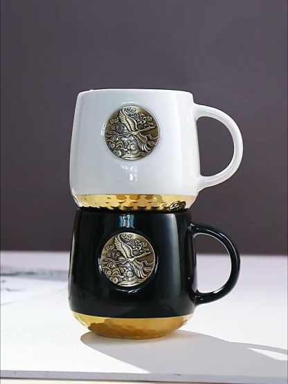 Starbucks-style Fish Scale Ceramic Mug with Copper Badge (for Coffee)
