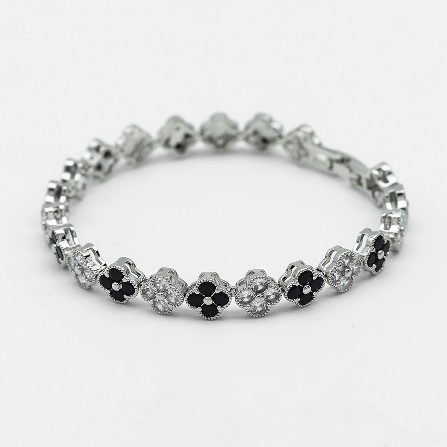 Openable Zircon-Encrusted Four-Leaf Clover Bracelet