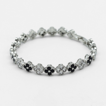 Openable Zircon-Encrusted Four-Leaf Clover Bracelet