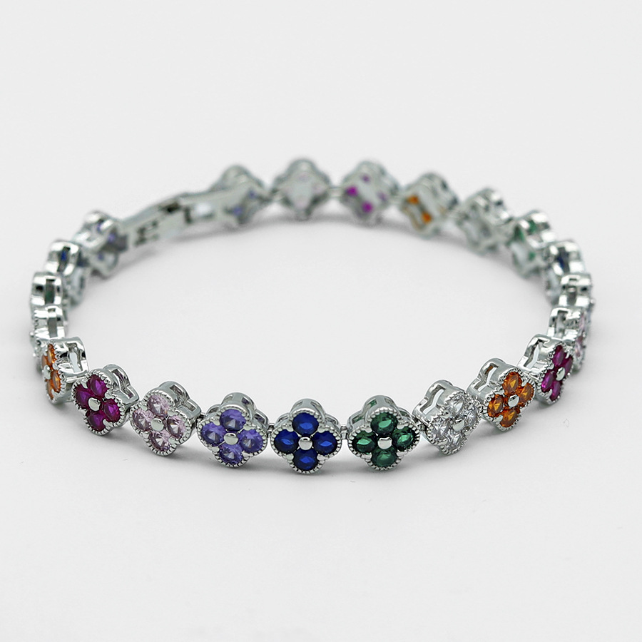 Openable Zircon-Encrusted Four-Leaf Clover Bracelet