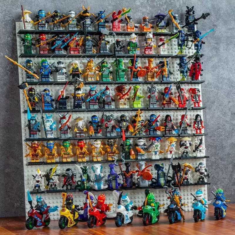 Random Minifigures Box 0.25 KG (About 50-100 pieces)