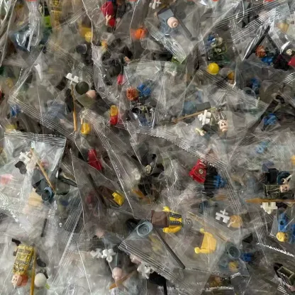 Random Minifigures Box 0.25 KG (About 50-100 pieces)