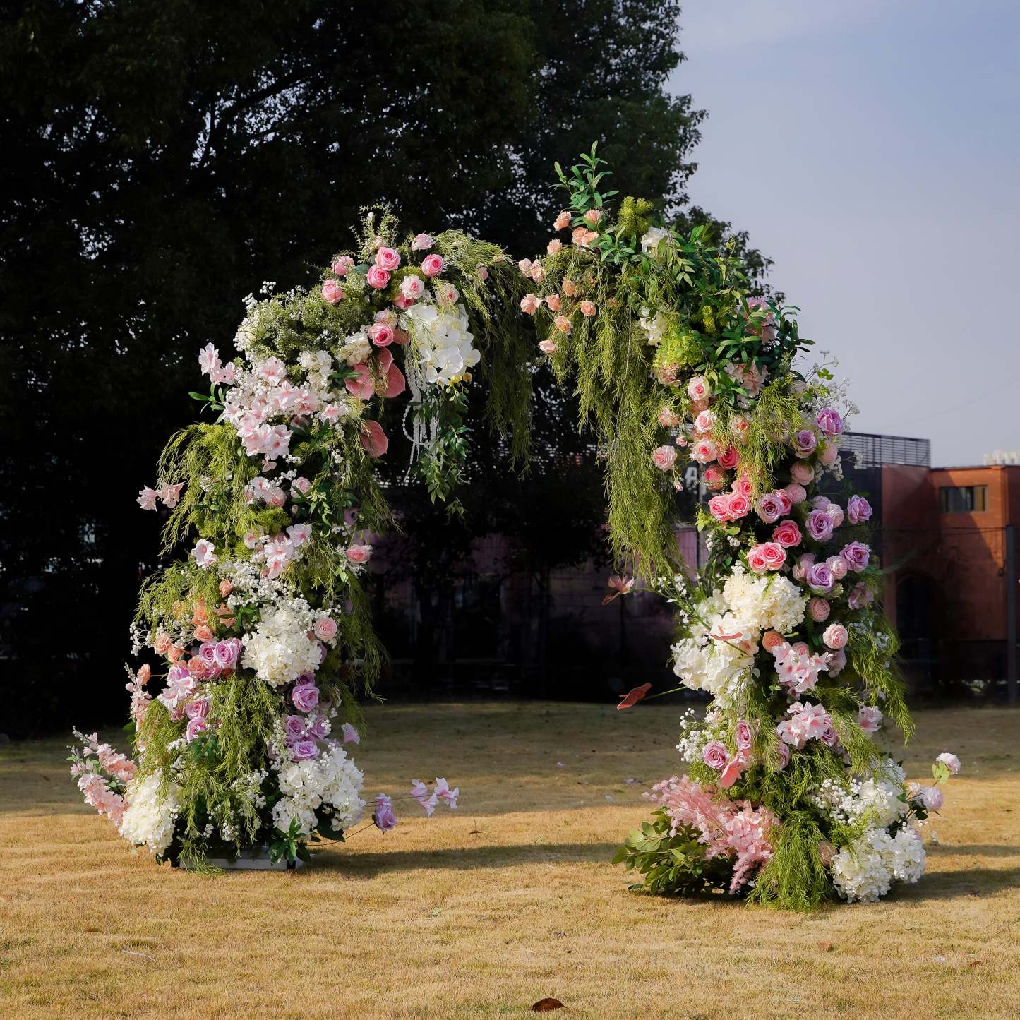 Mabry：Rose Morning Floral Arch Decoration