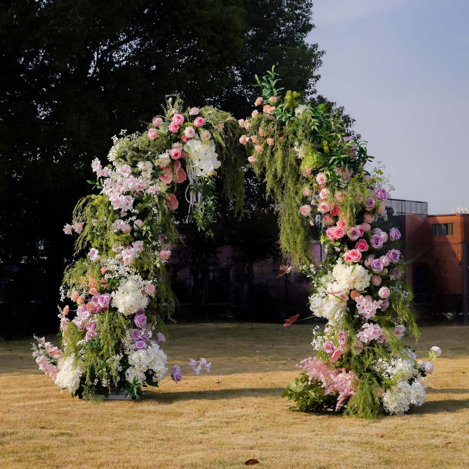 Mabry：Rose Morning Floral Arch Decoration