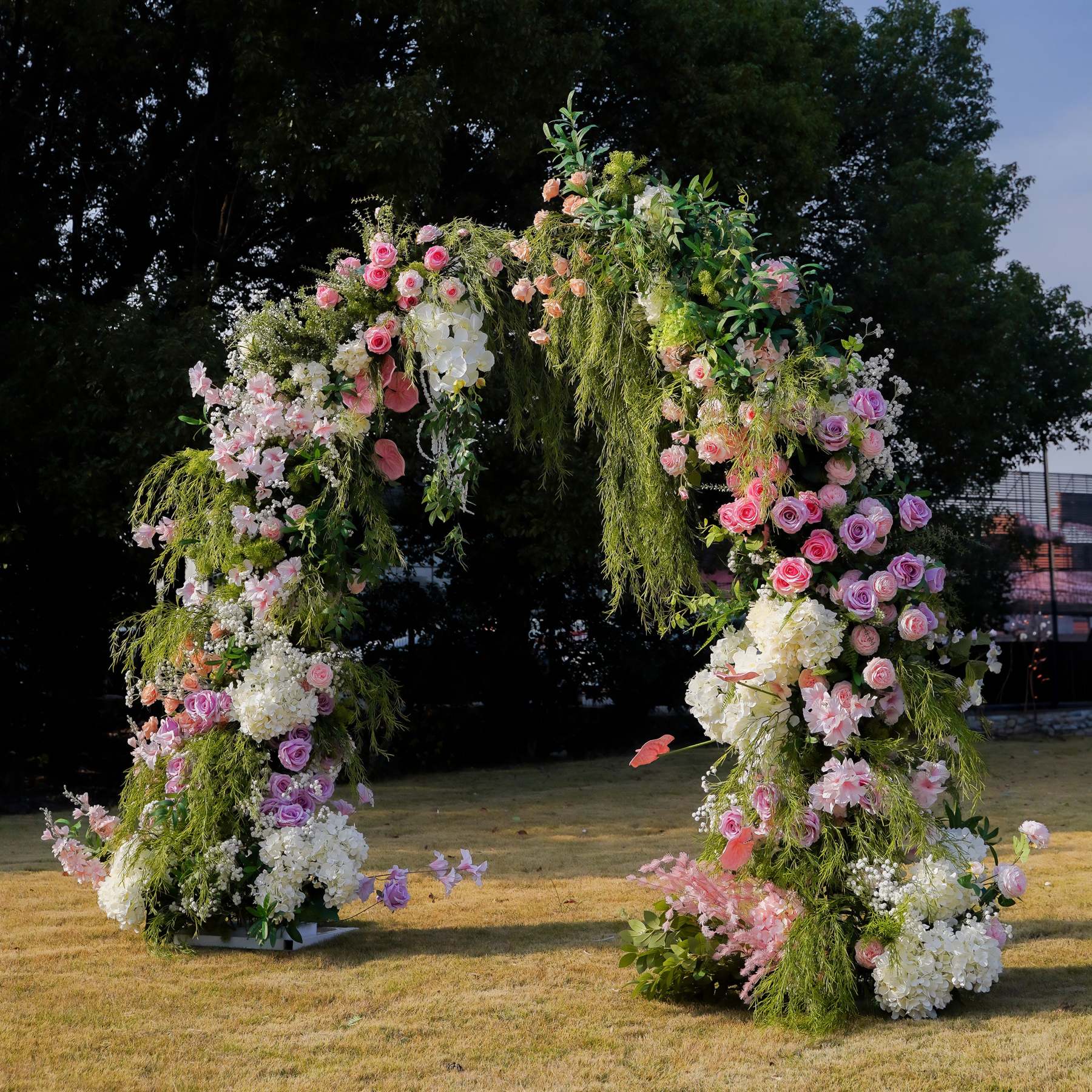 Mabry：Rose Morning Floral Arch Decoration