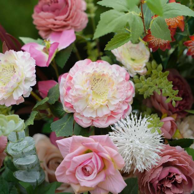 Lia：2025 New Wedding Background Floral Arch