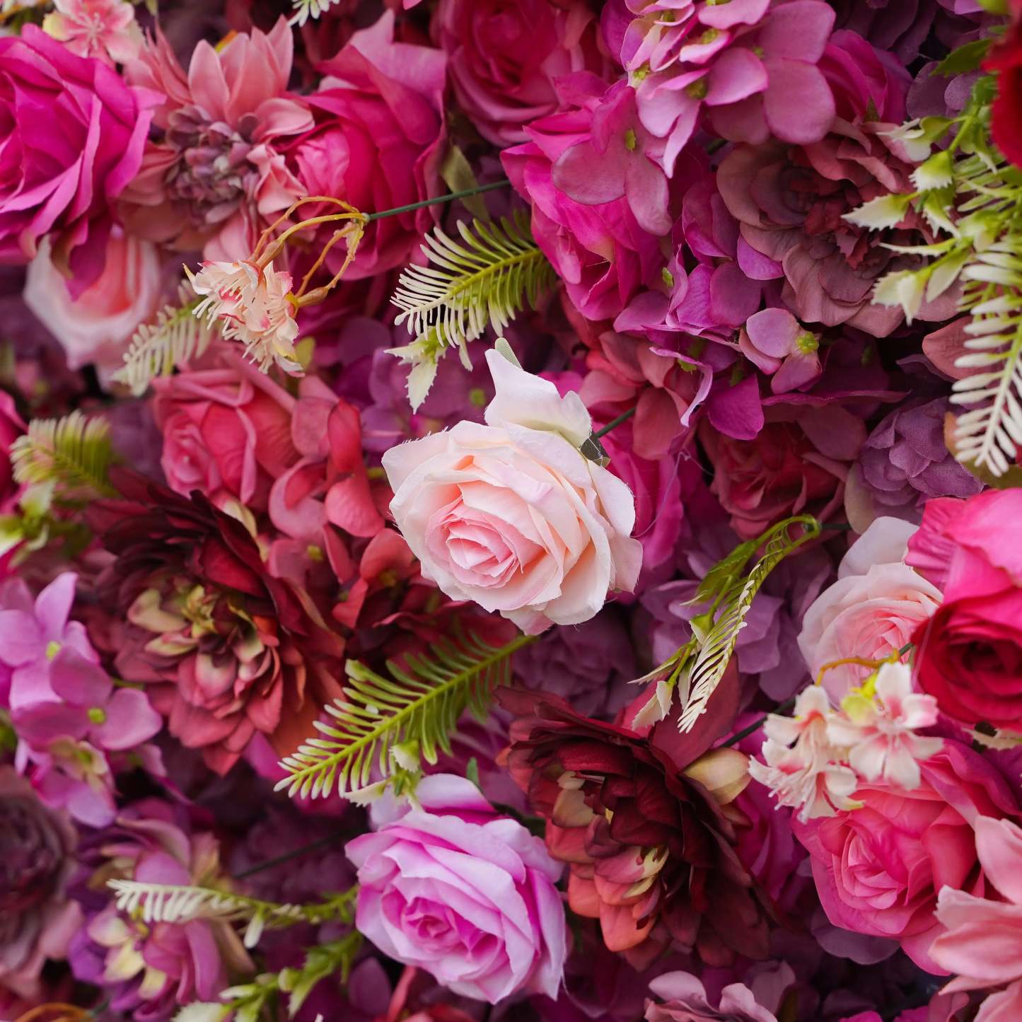 Blossom：7D Fabric Artificial rolling up curtain flower wall