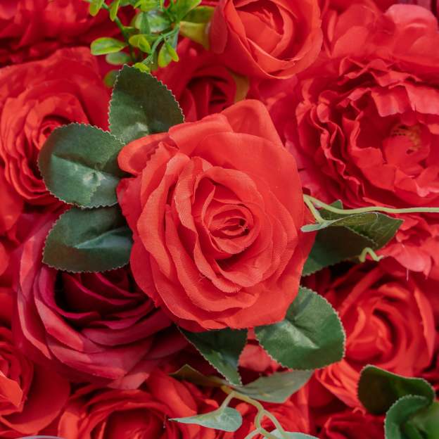 Cella：4D Fabric Artificial rolling up curtain flower wall