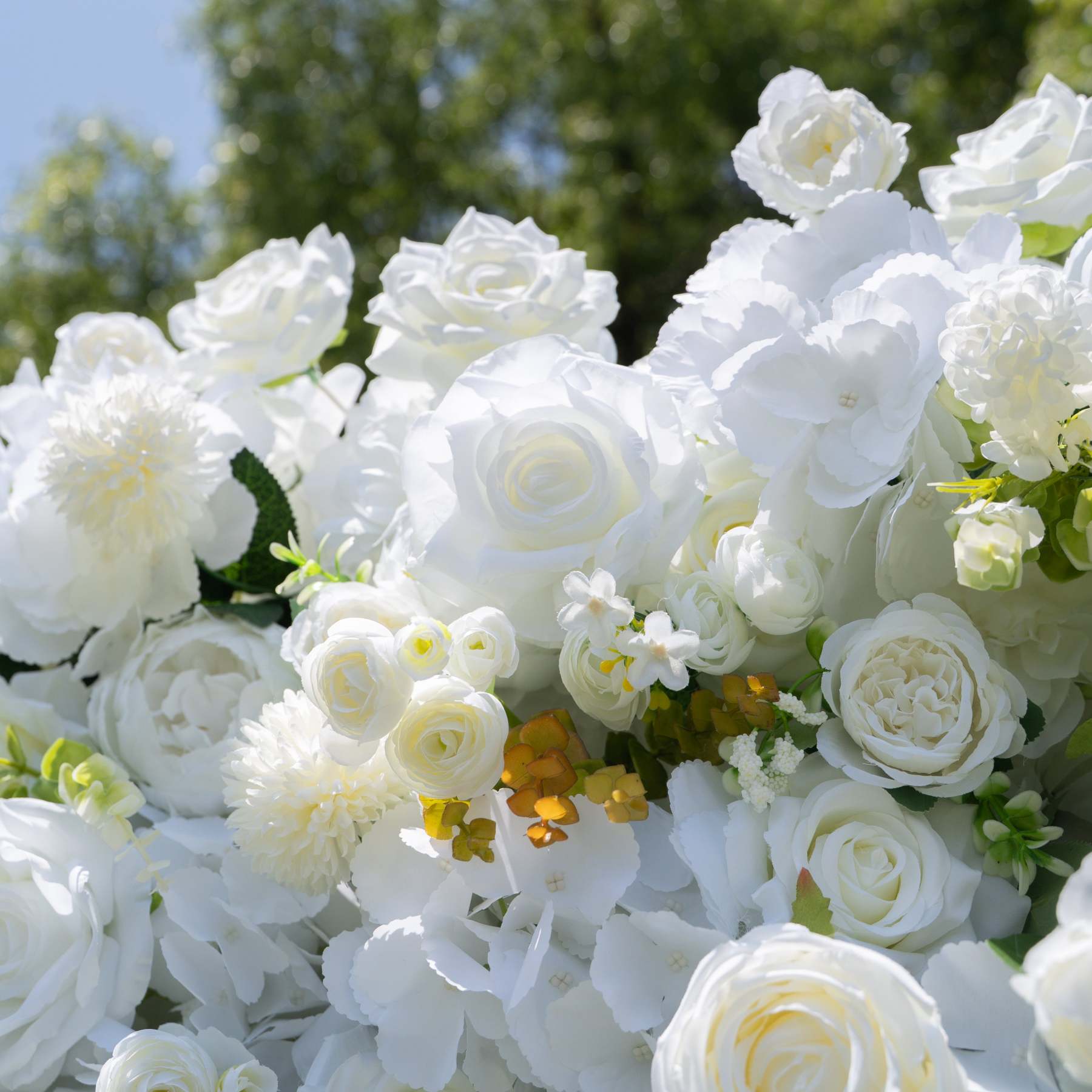 Labu ：3D Fabric Artificial rolling up curtain flower wall