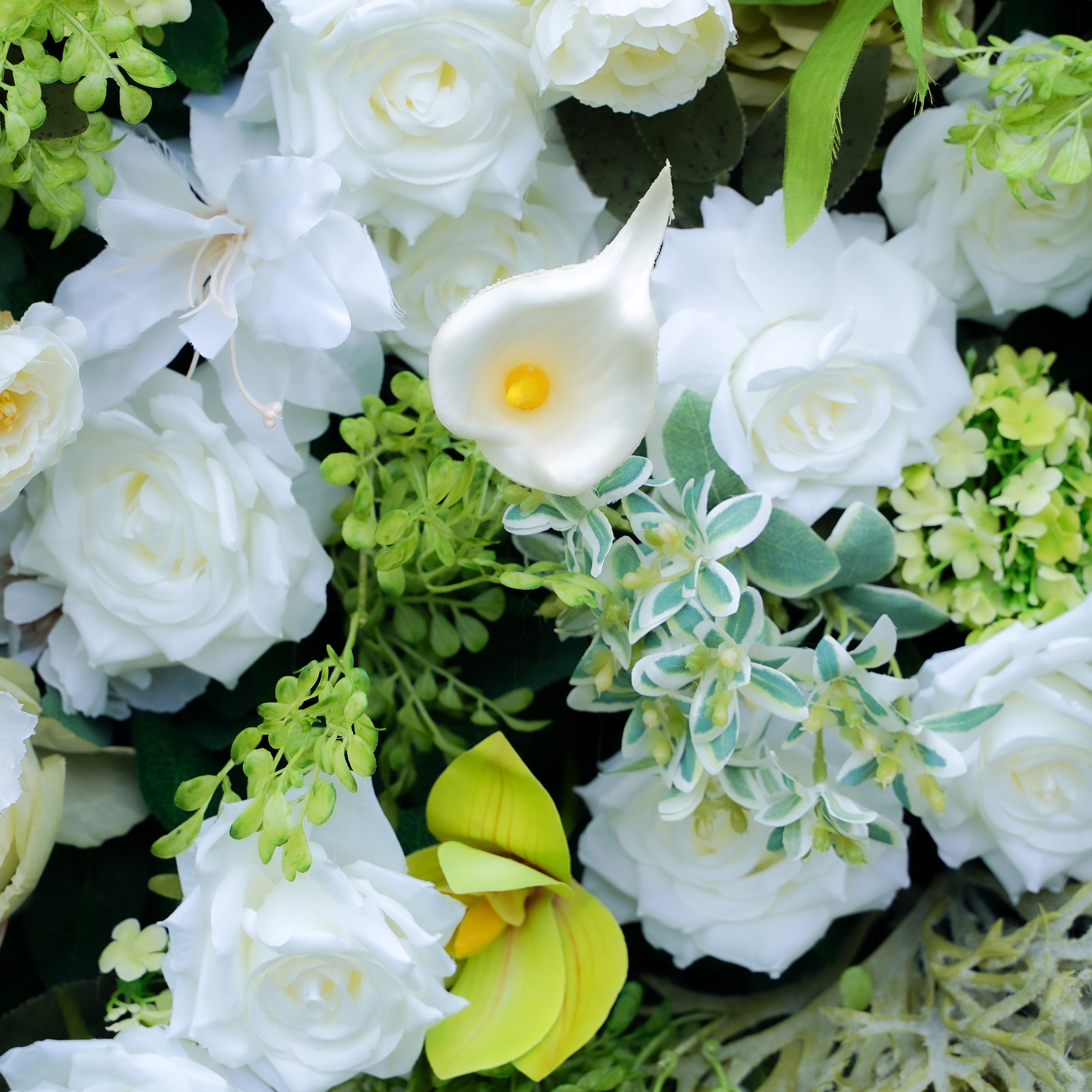 Echo：7D Fabric Artificial rolling up curtain flower wall