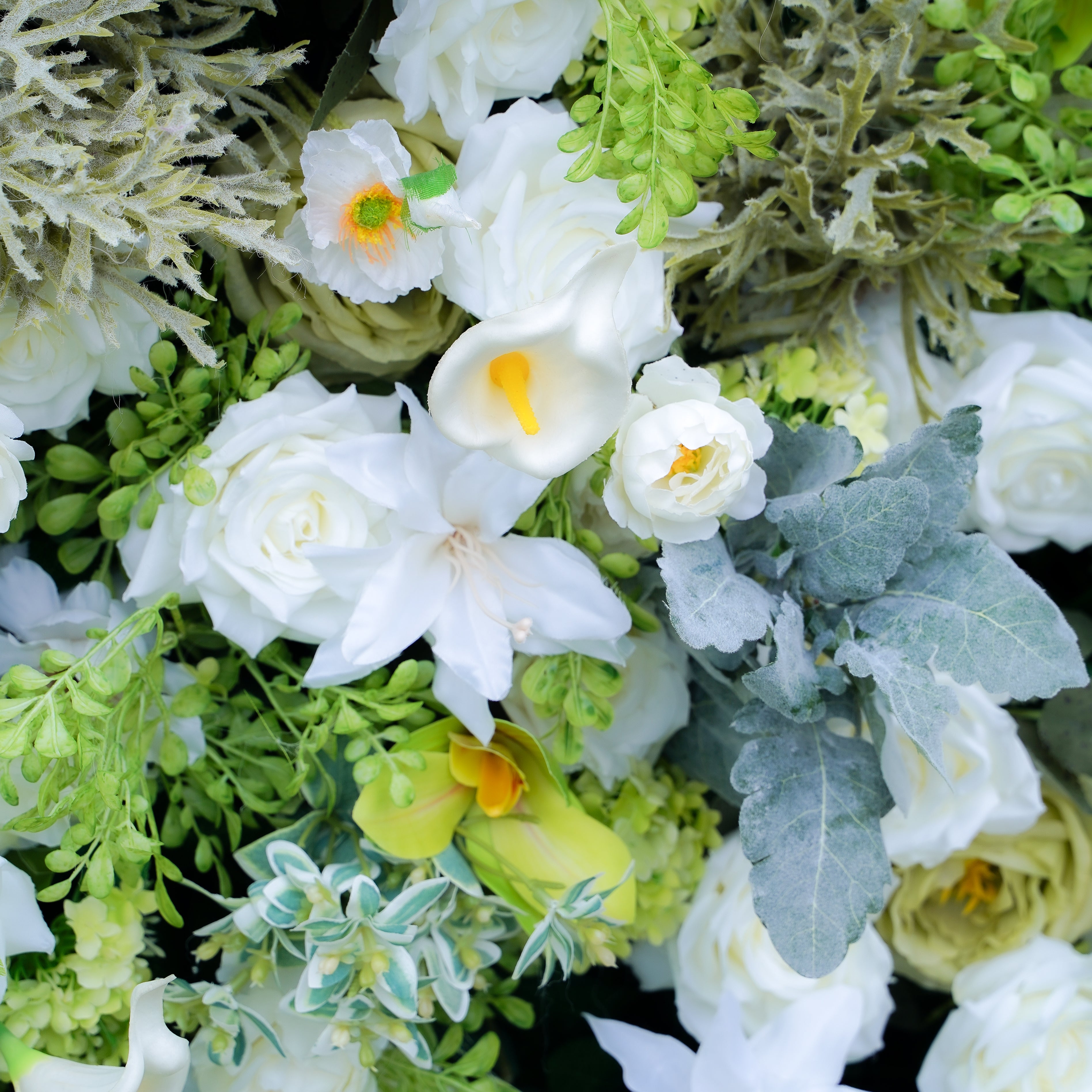 Echo：7D Fabric Artificial rolling up curtain flower wall