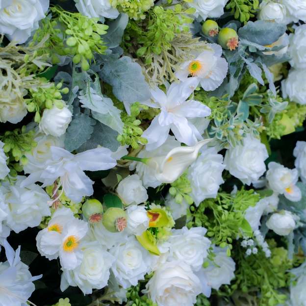 Echo：7D Fabric Artificial rolling up curtain flower wall