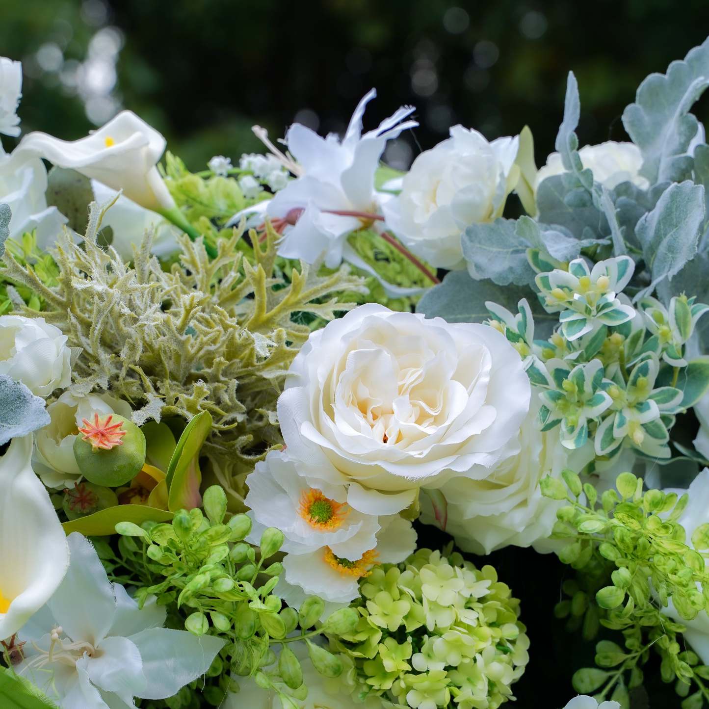 Echo：7D Fabric Artificial rolling up curtain flower wall