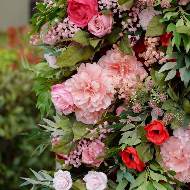 Freya：7D Fabric Artificial rolling up curtain flower wall