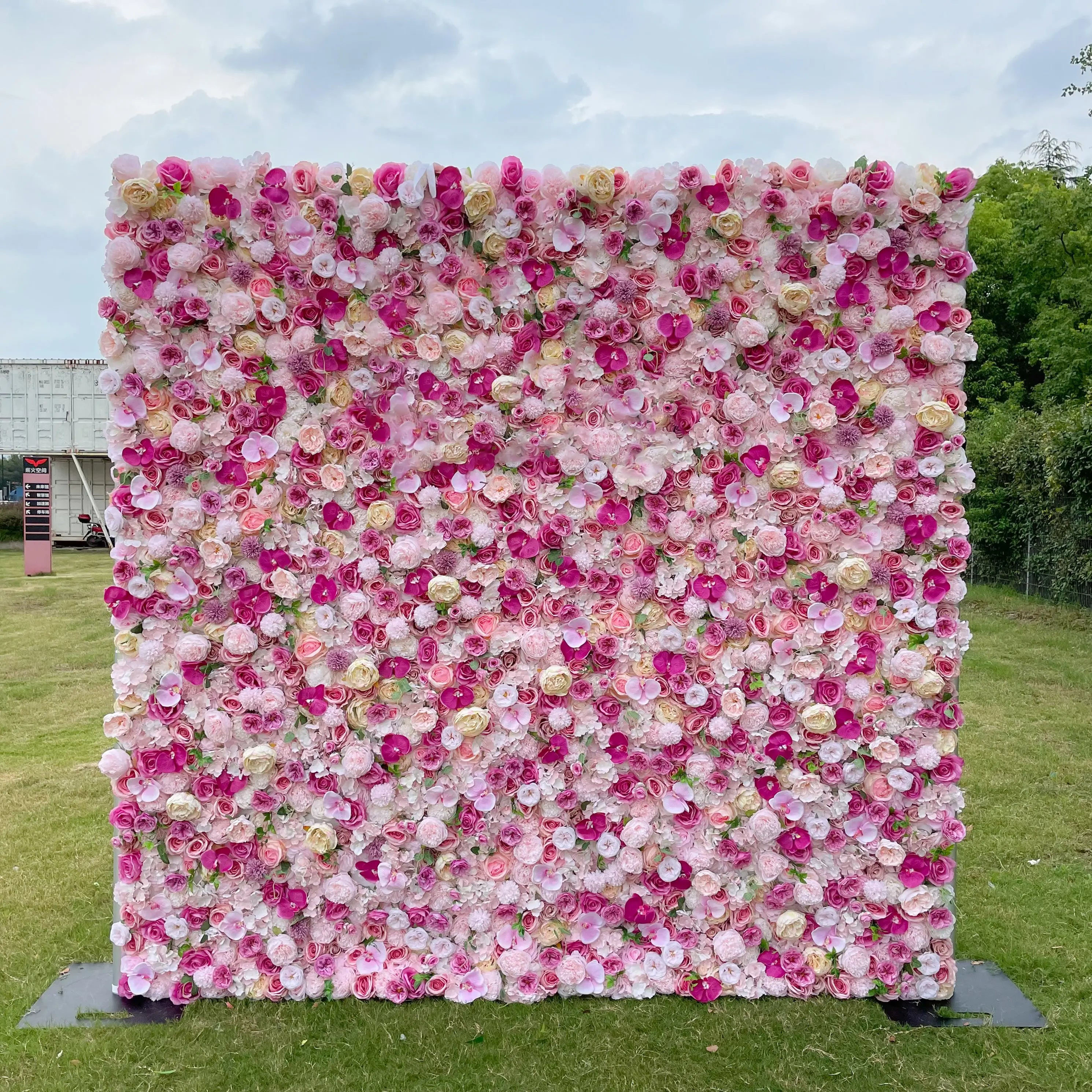 Juliet：5D  Fabric Artificial rolling up curtain flower wall