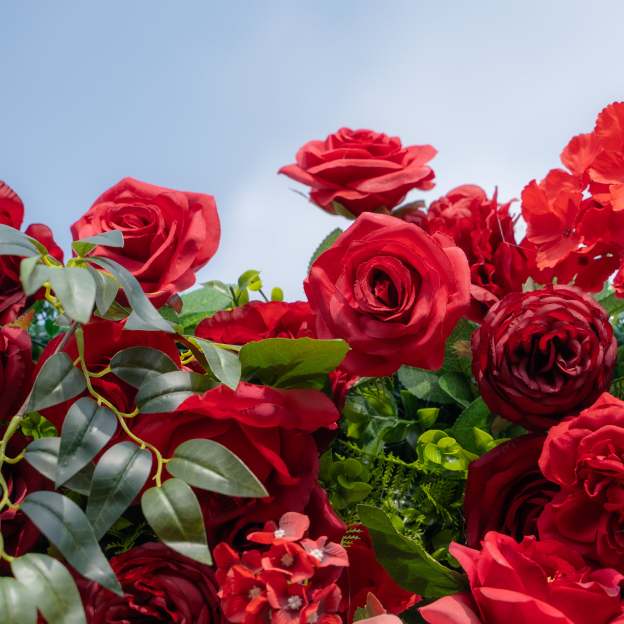 Aileen：3D Fabric Artificial rolling up curtain flower wall