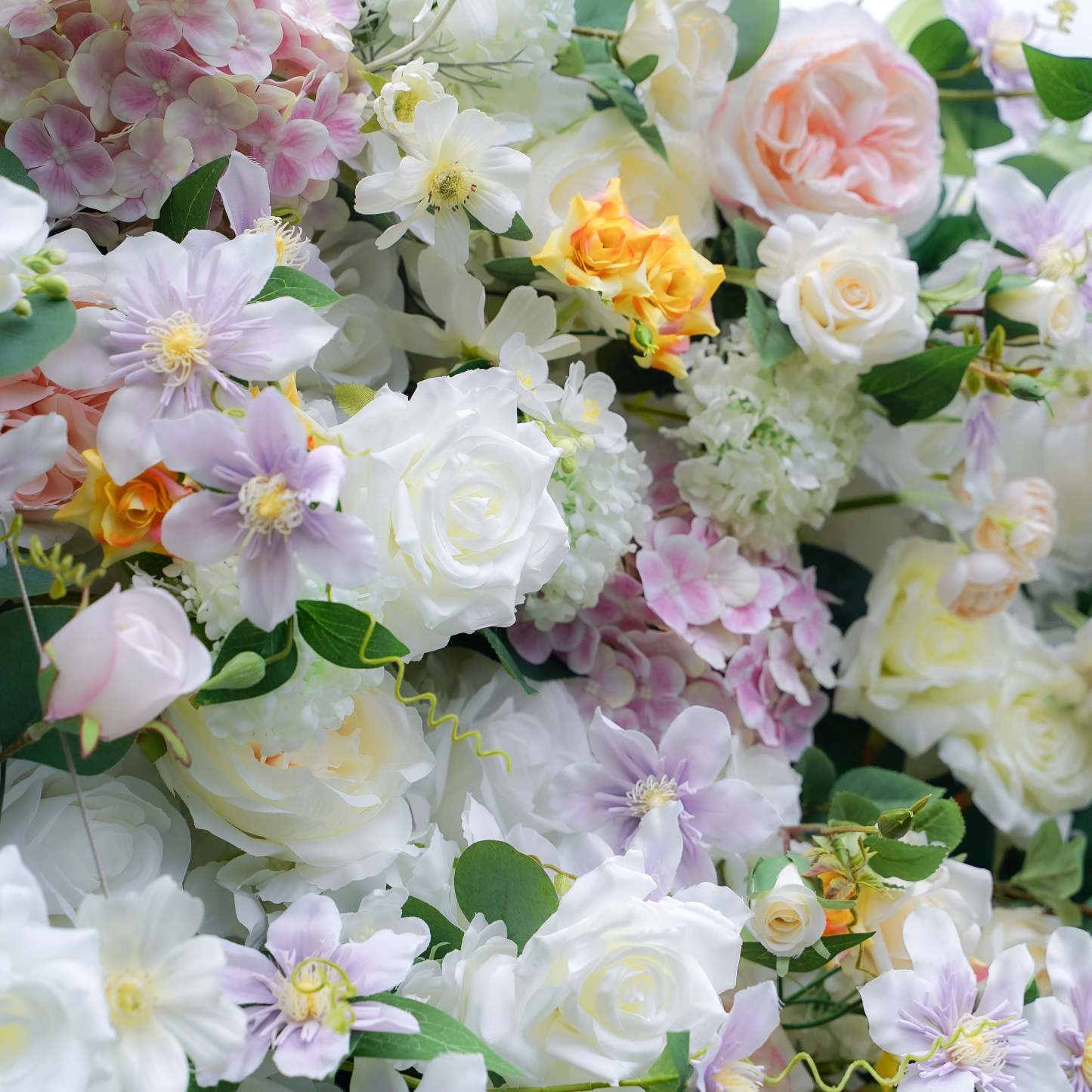 Alexa：7D Fabric Artificial rolling up curtain flower wall