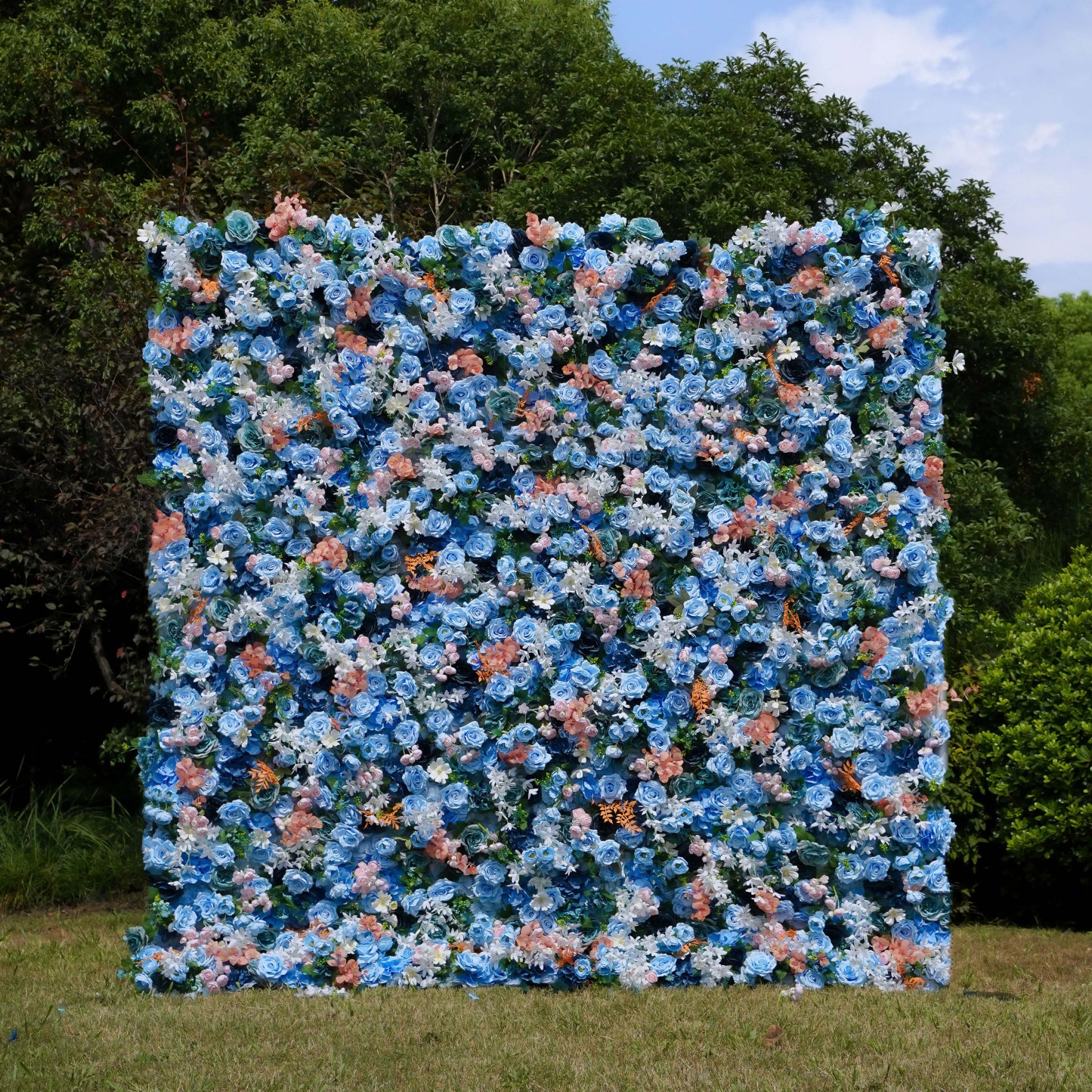 Andrea：7D Fabric Artificial rolling up curtain flower wall