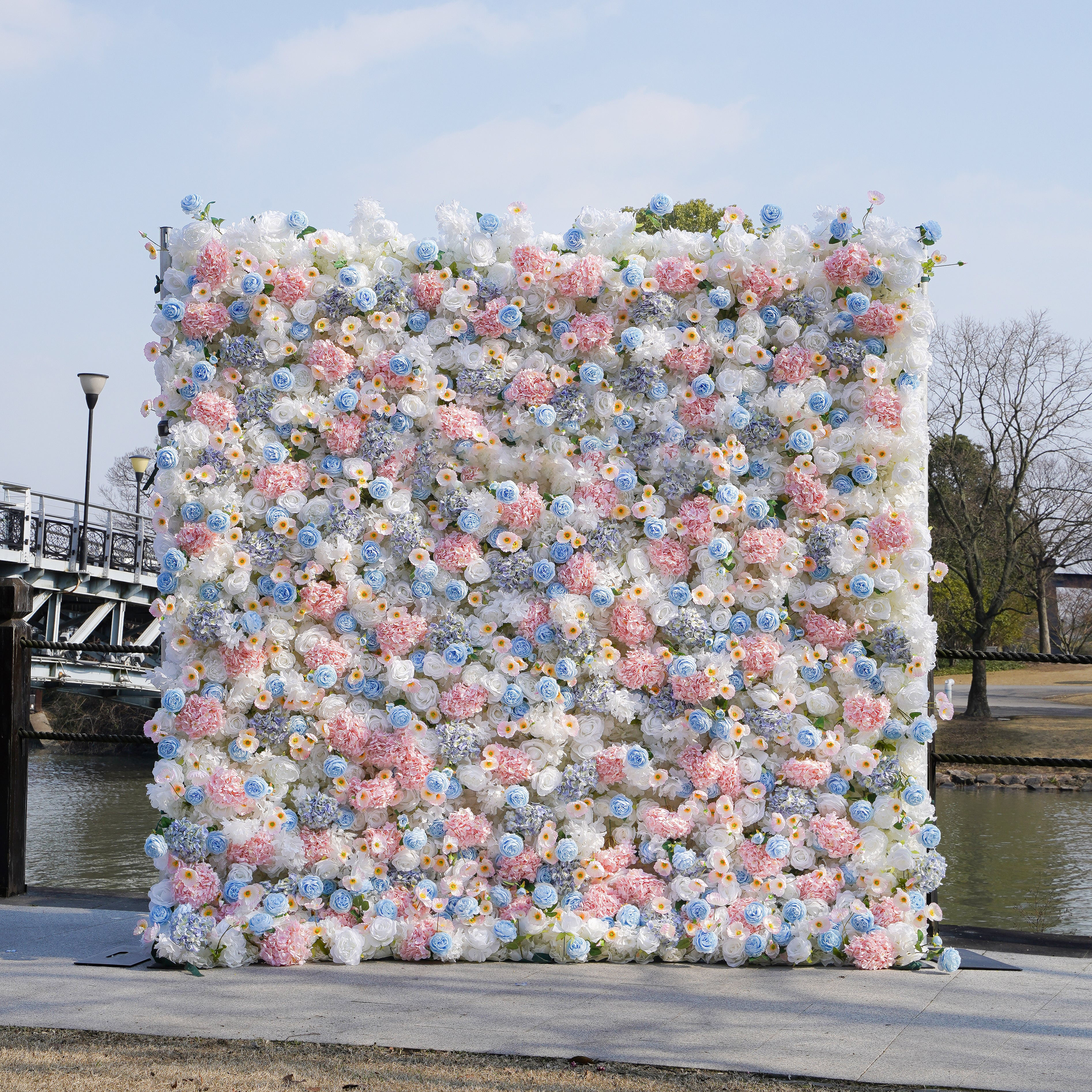 Bee：5D Fabric Artificial rolling up curtain flower wall