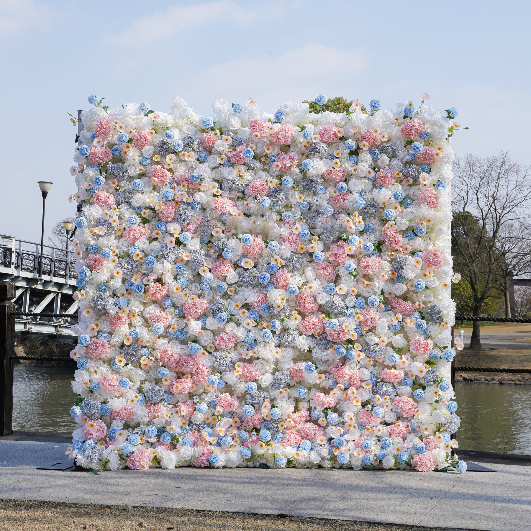 Bee：5D Fabric Artificial rolling up curtain flower wall