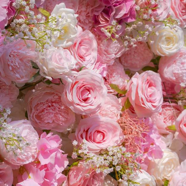 Charlotte：7D Fabric Artificial rolling up curtain flower wall