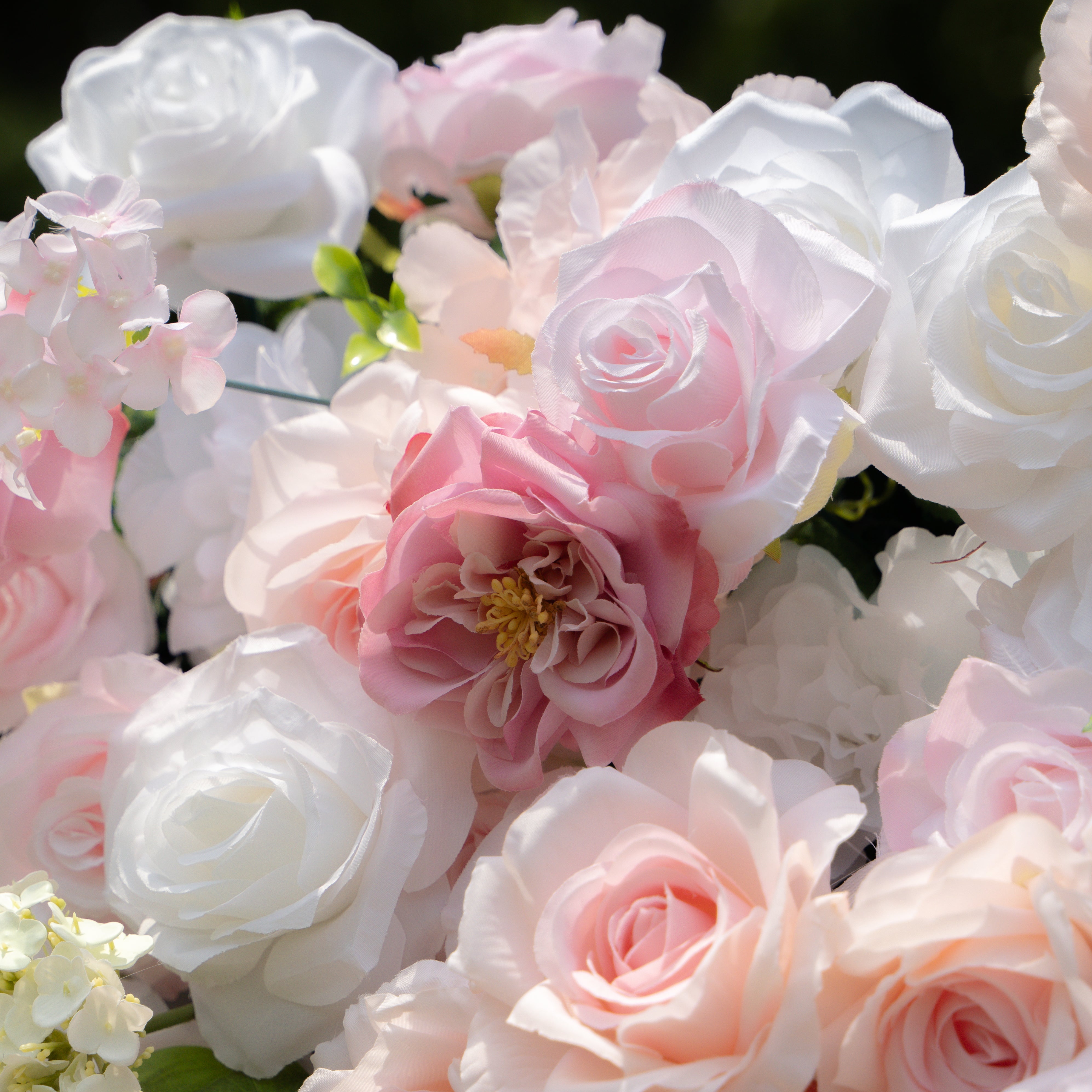 Chelsea：4D Fabric Artificial rolling up curtain flower wall