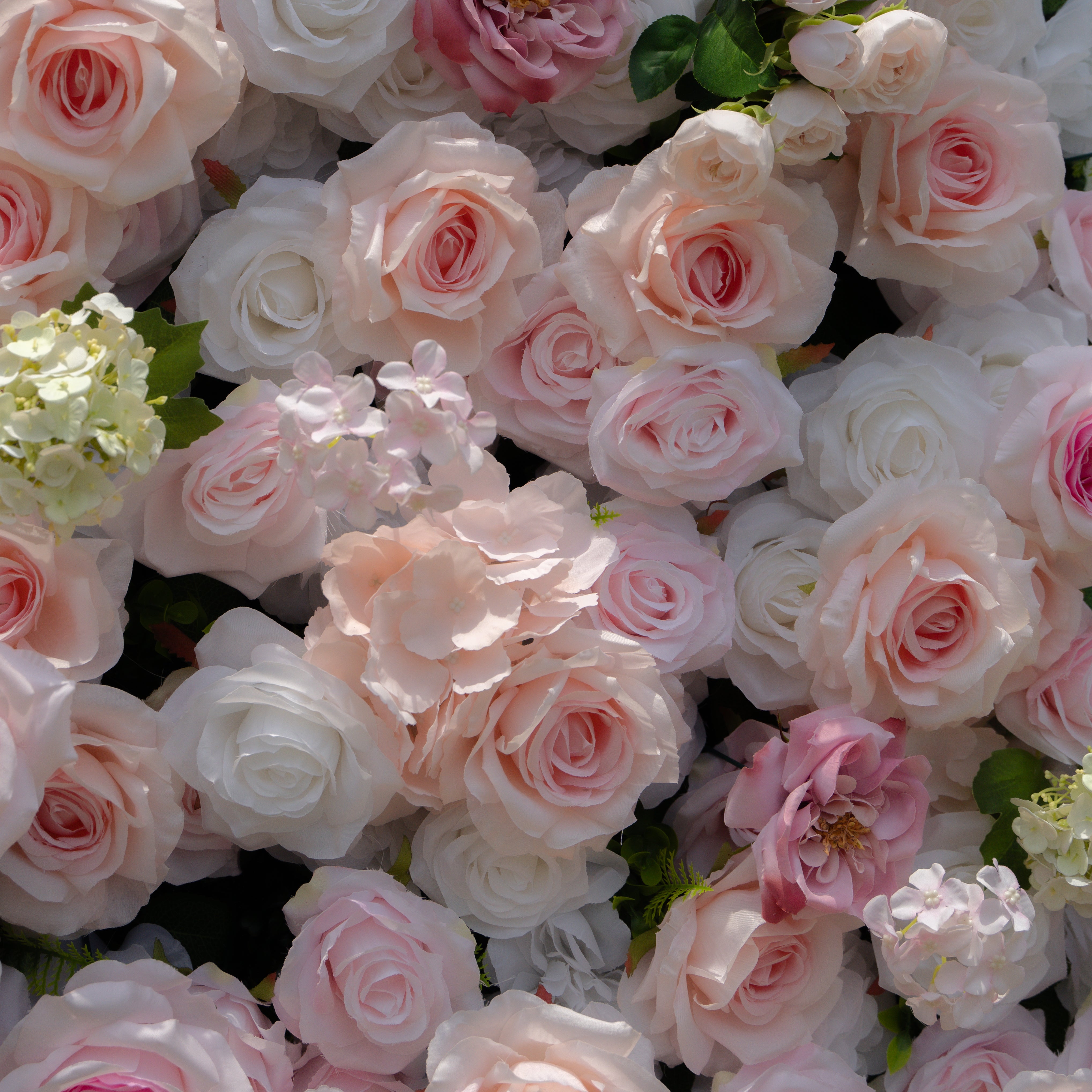 Chelsea：4D Fabric Artificial rolling up curtain flower wall