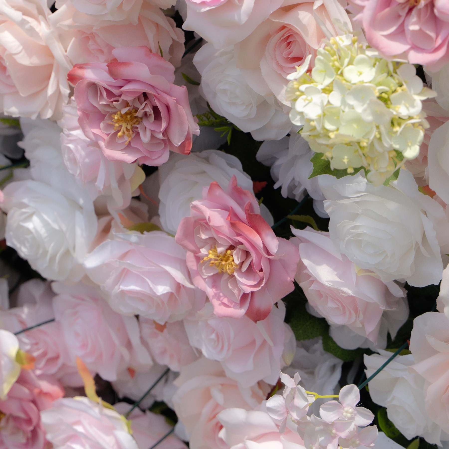 Chelsea：4D Fabric Artificial rolling up curtain flower wall