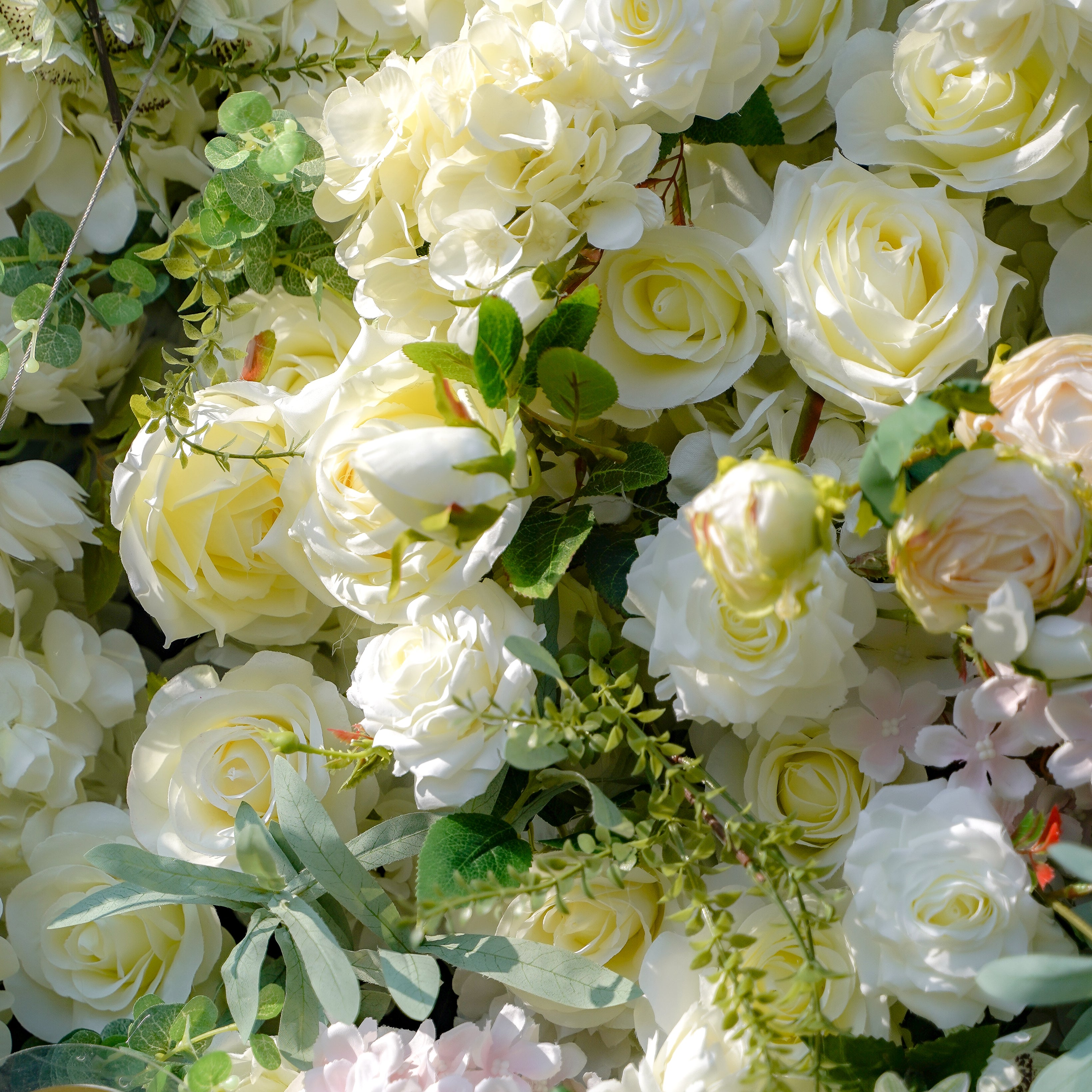 Darlene：7D Fabric Artificial rolling up curtain flower wall