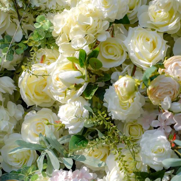 Darlene：7D Fabric Artificial rolling up curtain flower wall