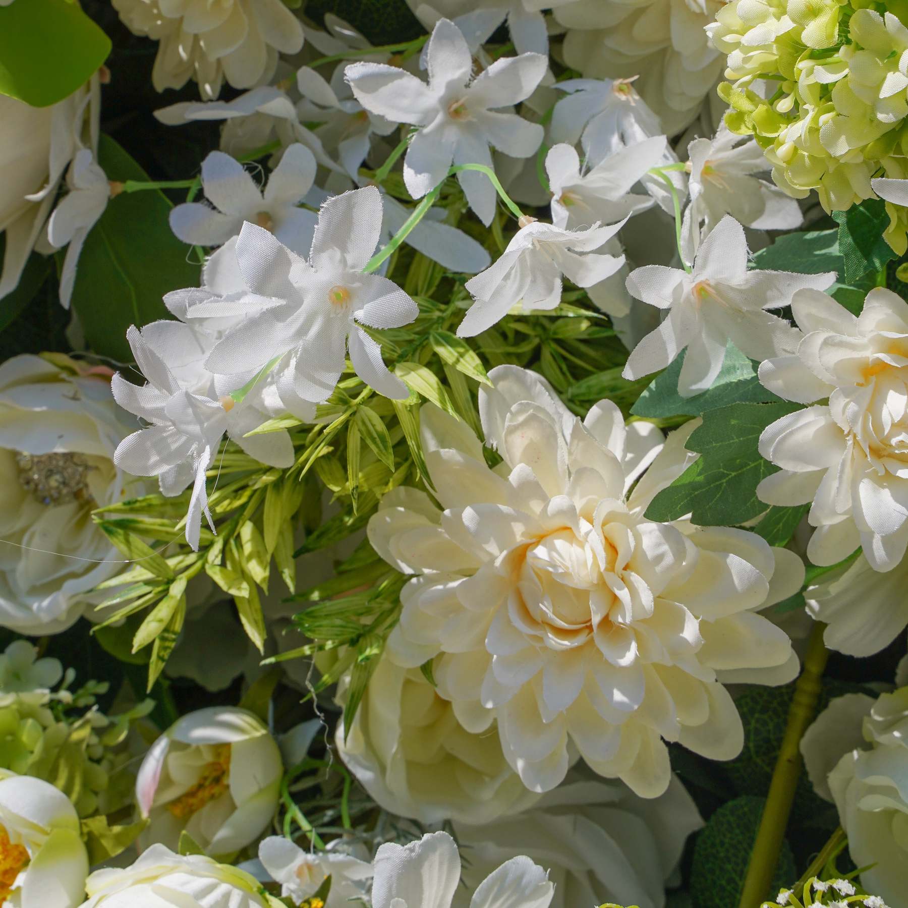 Diamond：7D Fabric Artificial rolling up curtain flower wall