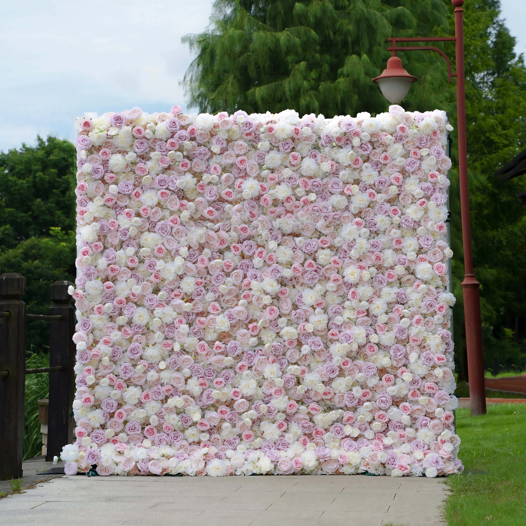 Hannah：7 Fabric Artificial rolling up curtain flower wall