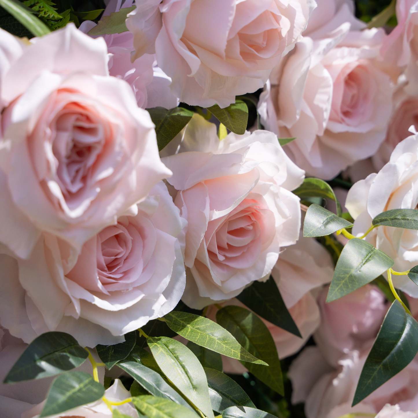 Juli：3D Fabric Artificial rolling up curtain flower wall