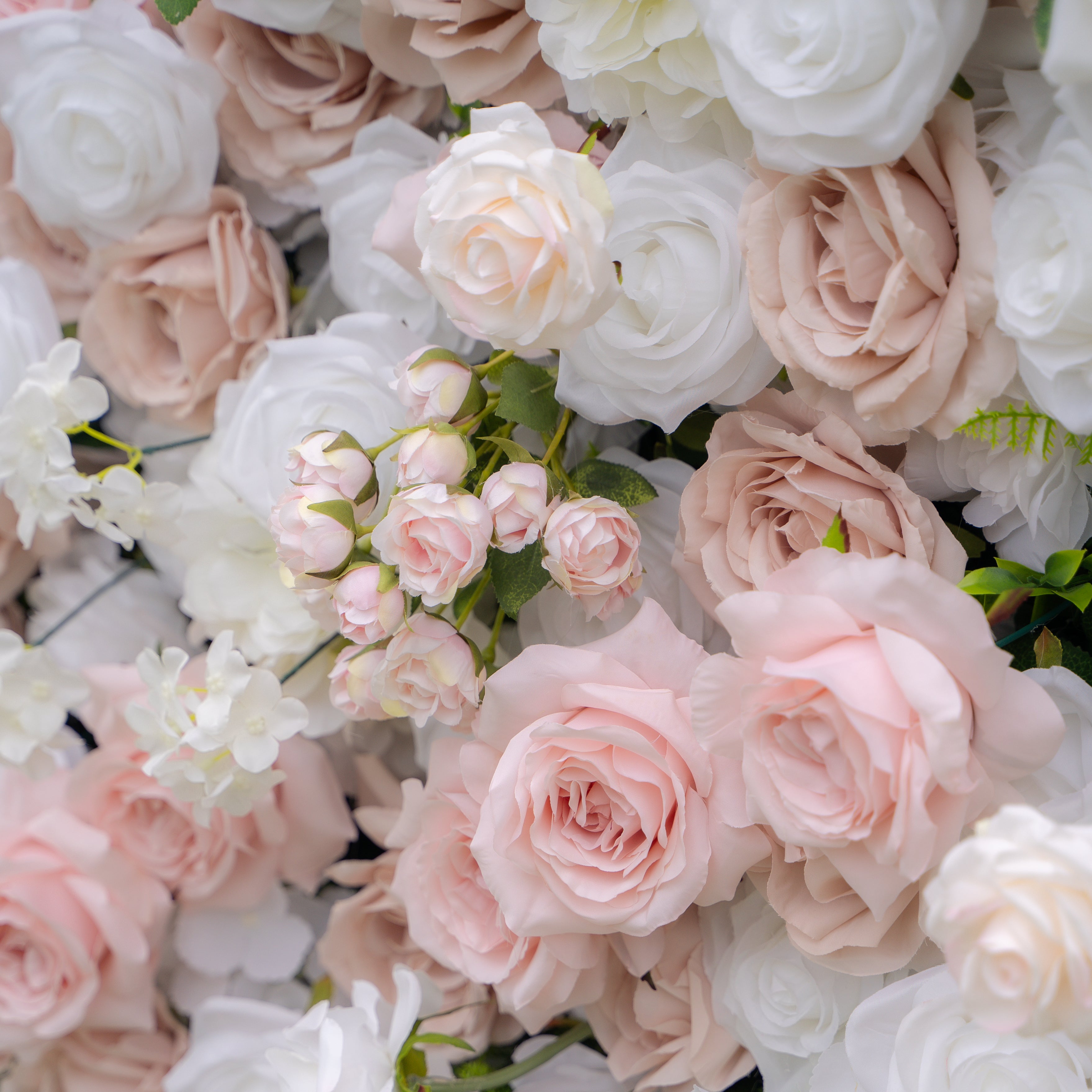 Khloe：4D Fabric Artificial rolling up curtain flower wall