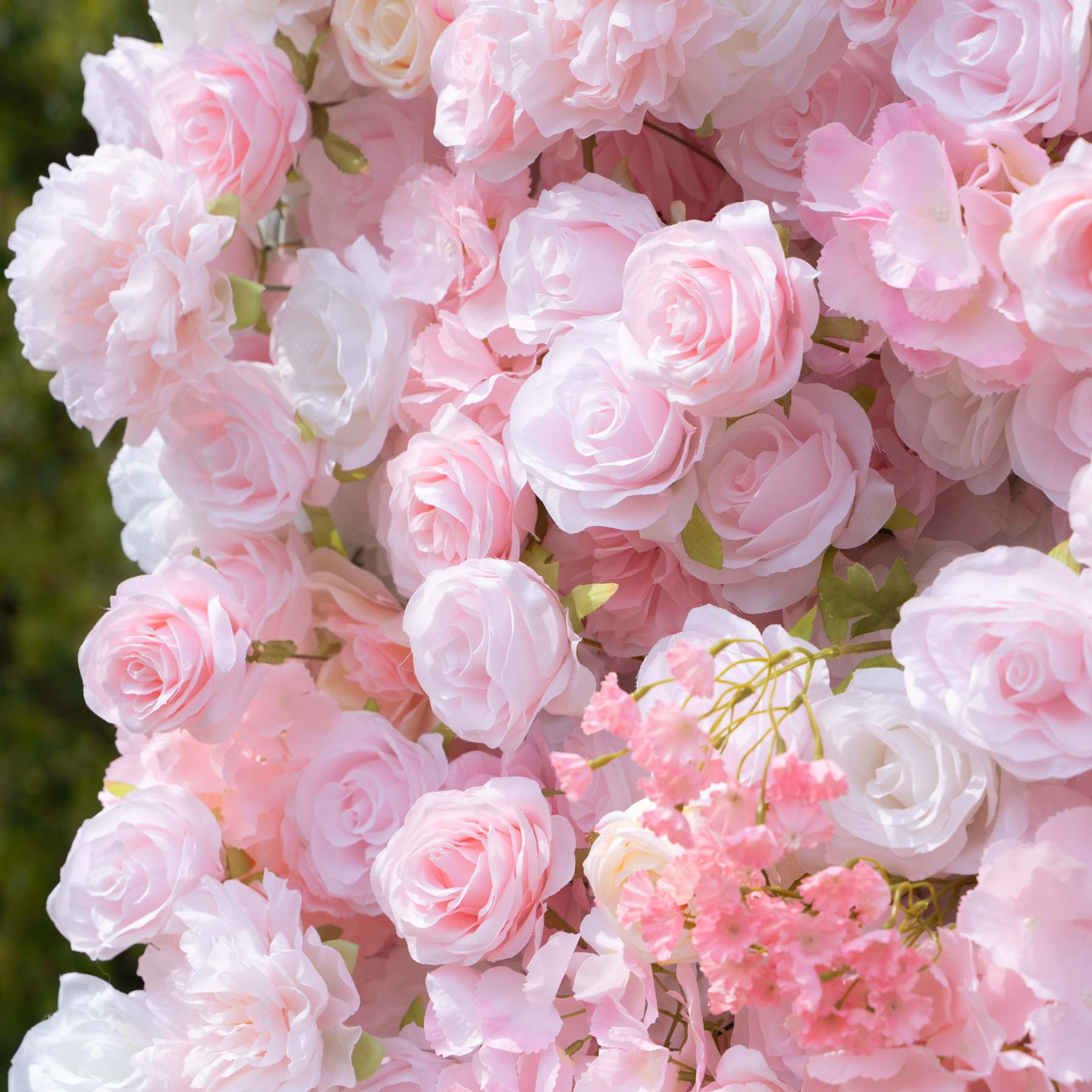 Kissing：5D Fabric Artificial rolling up curtain flower wall