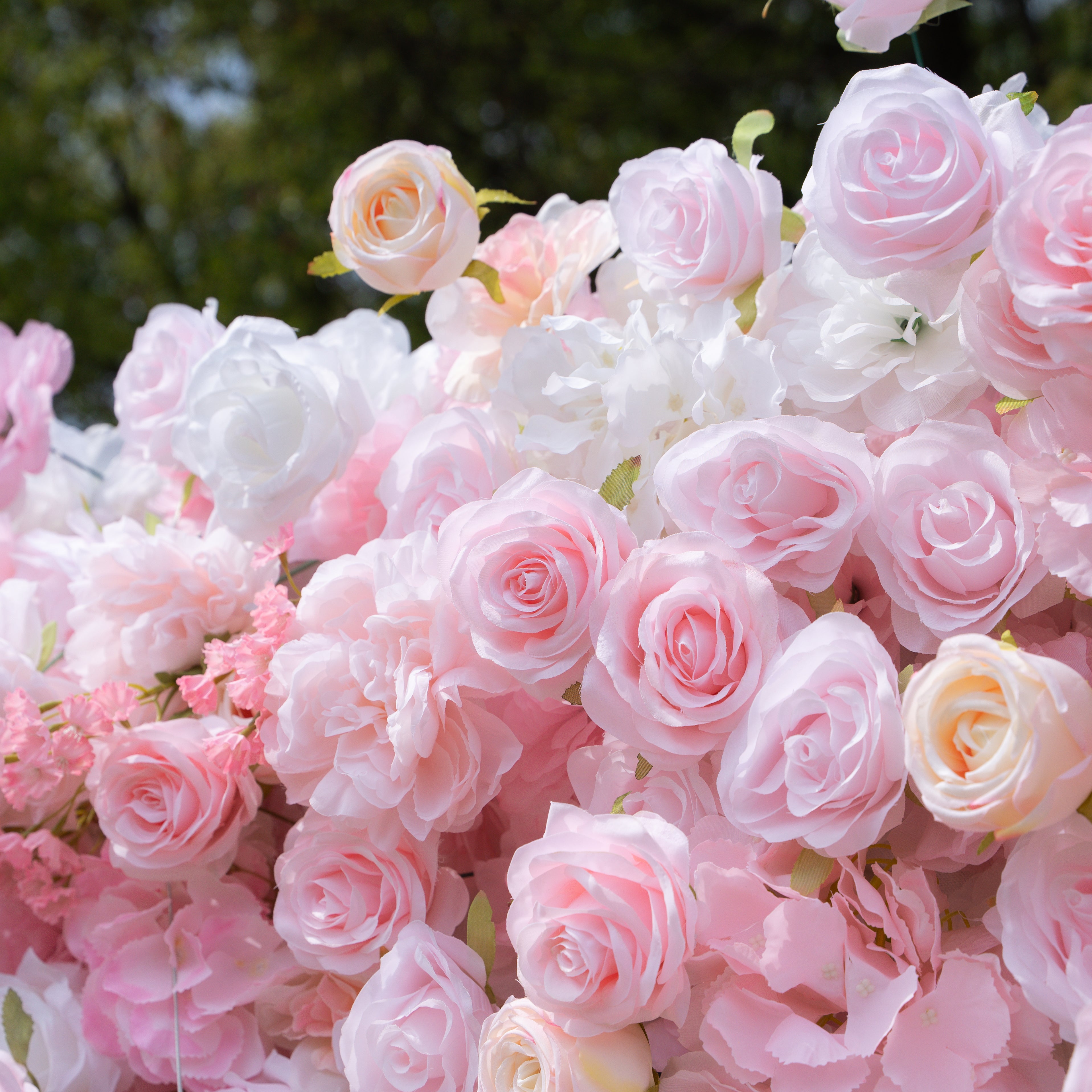 Kissing：5D Fabric Artificial rolling up curtain flower wall