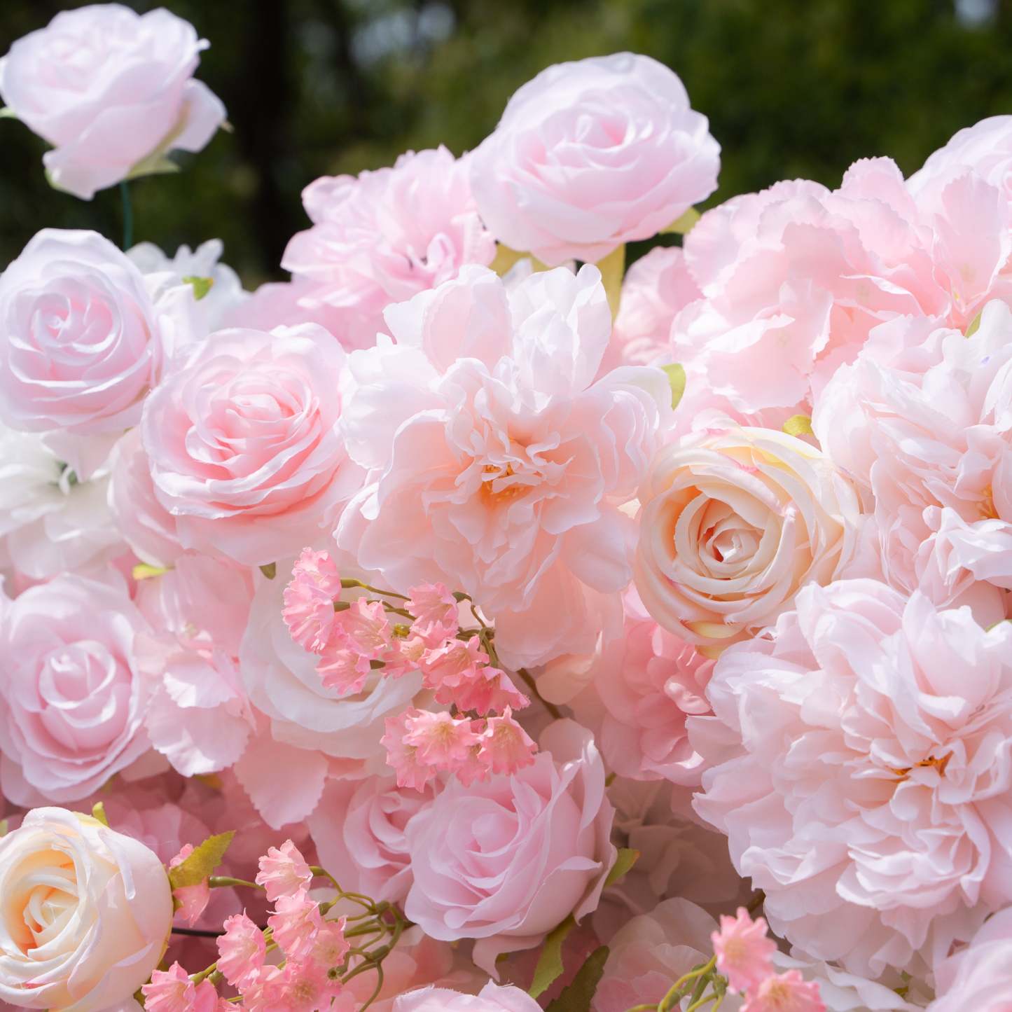 Kissing：5D Fabric Artificial rolling up curtain flower wall