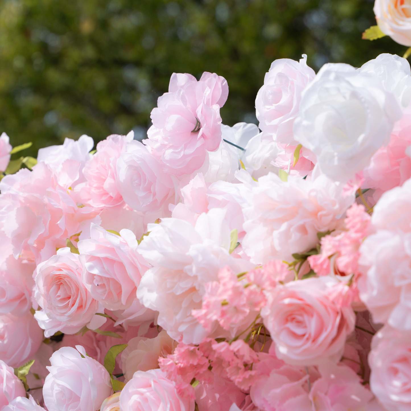 Kissing：5D Fabric Artificial rolling up curtain flower wall