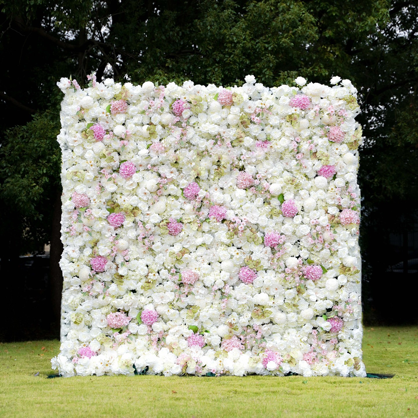 Laila：7D Fabric Artificial rolling up curtain flower wall