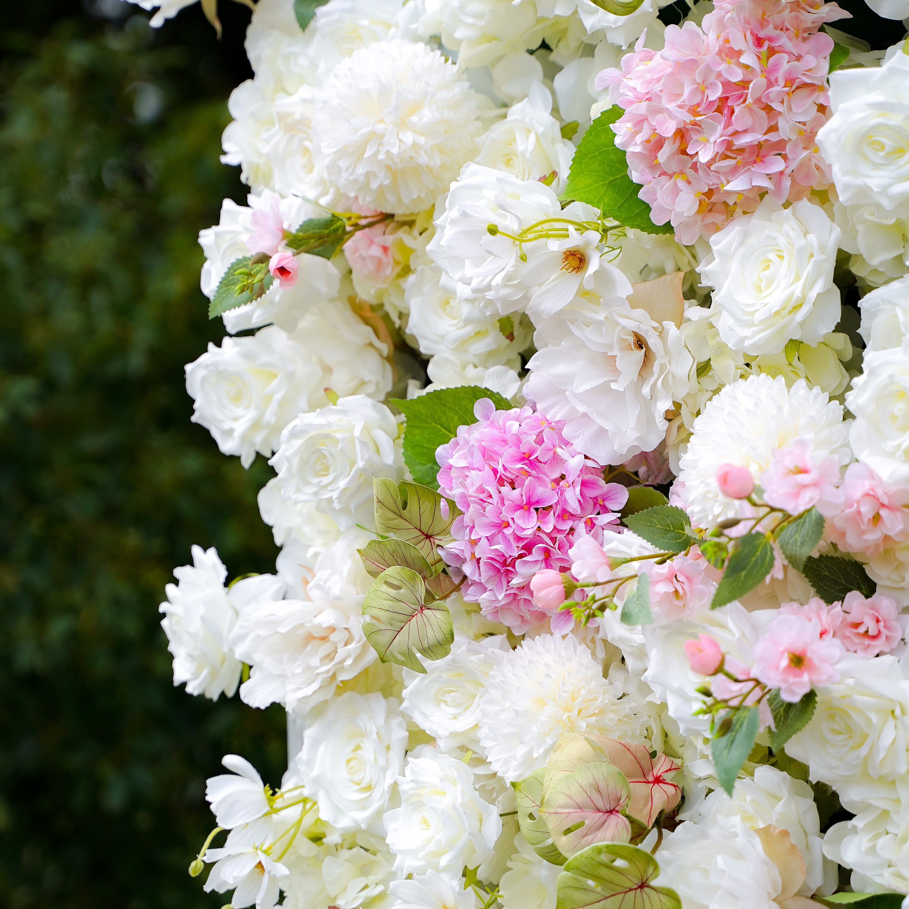 Laila：7D Fabric Artificial rolling up curtain flower wall