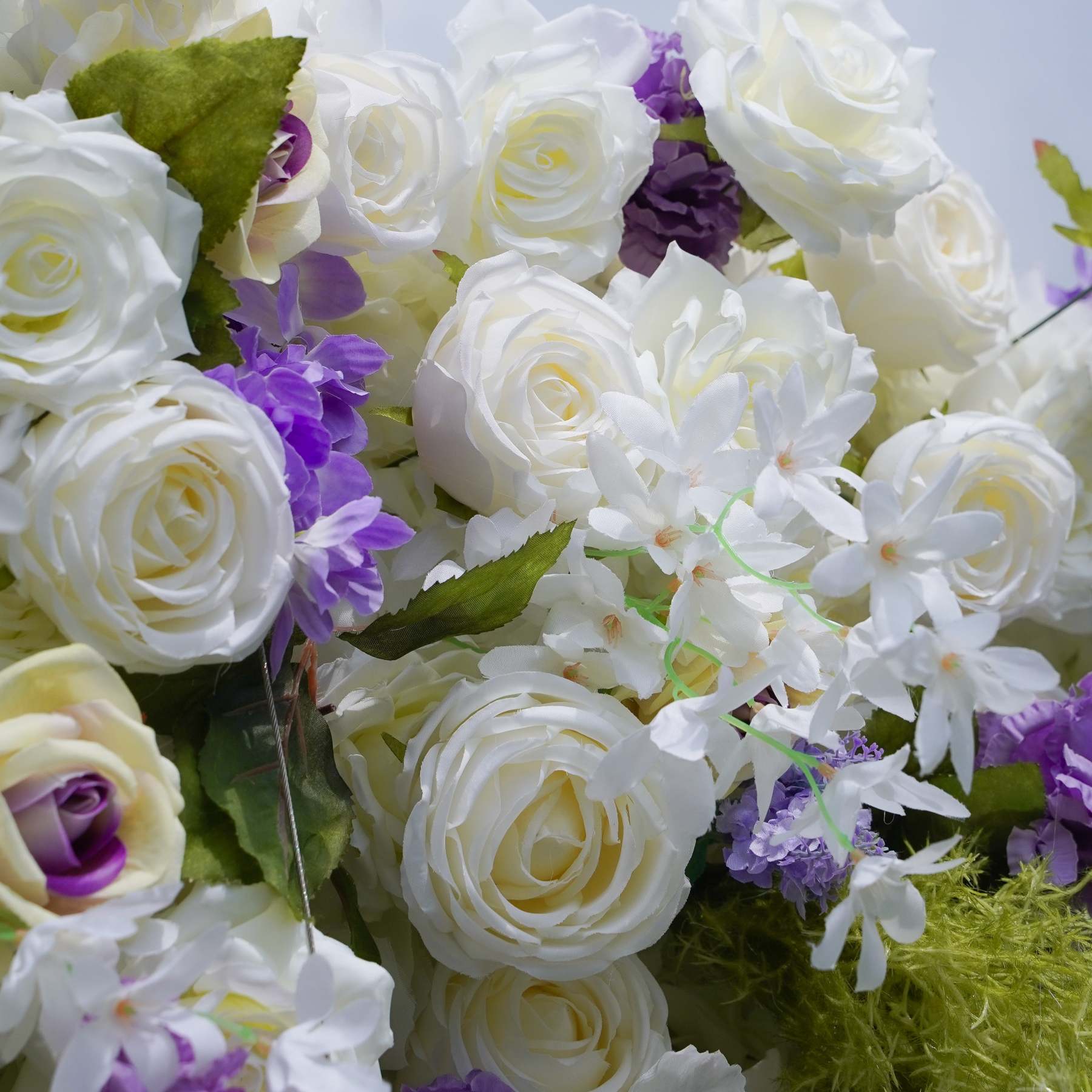 Lilianne：7D Fabric Artificial rolling up curtain flower wall