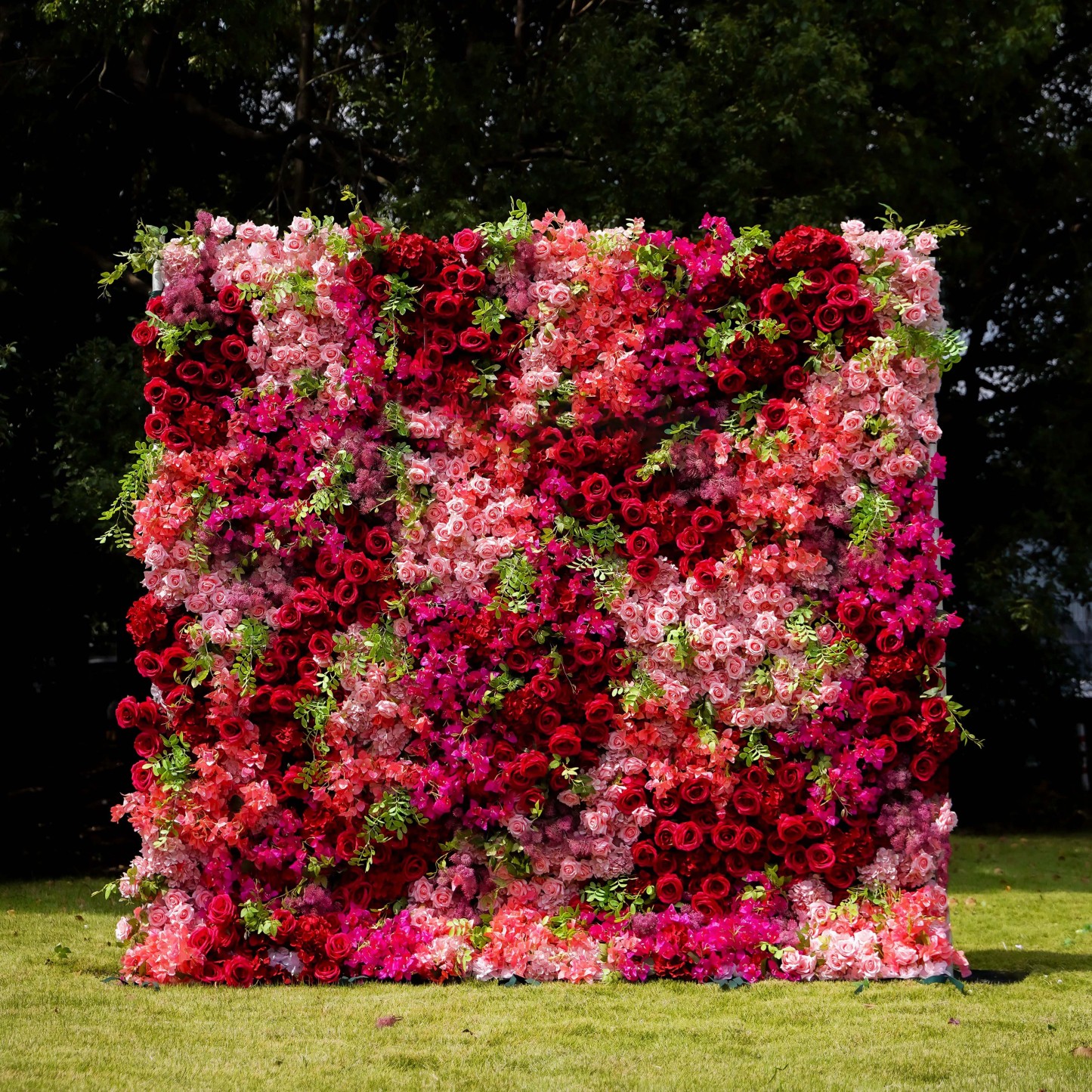 Lynda：7D Fabric Artificial rolling up curtain flower wall