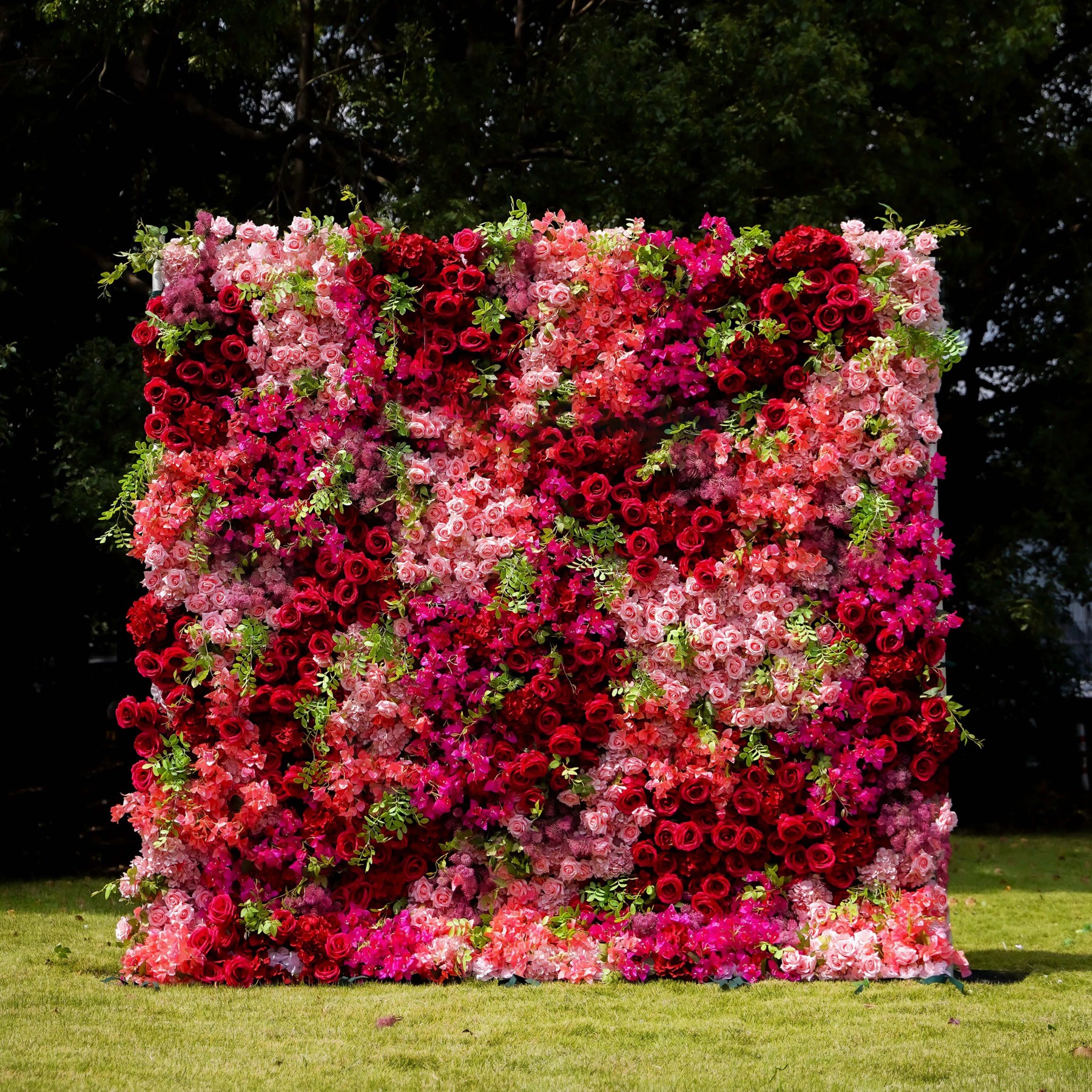 Lynda：7D Fabric Artificial rolling up curtain flower wall