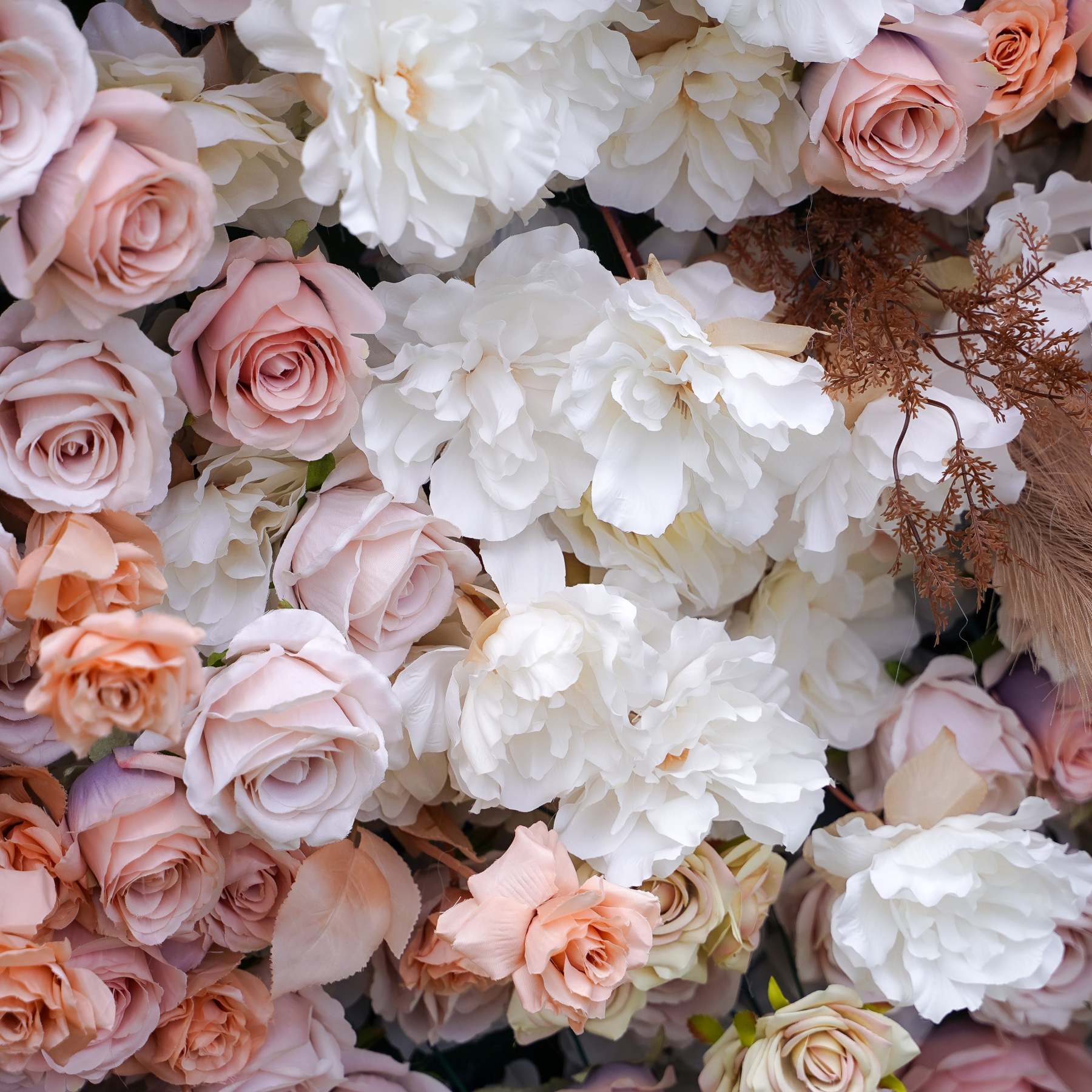 Matilda：7D Fabric Artificial rolling up curtain flower wall