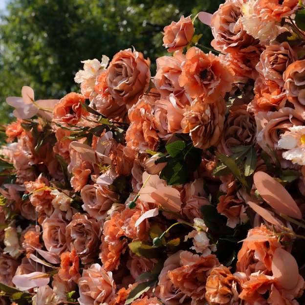 Maven：7D Fabric Artificial rolling up curtain flower wall