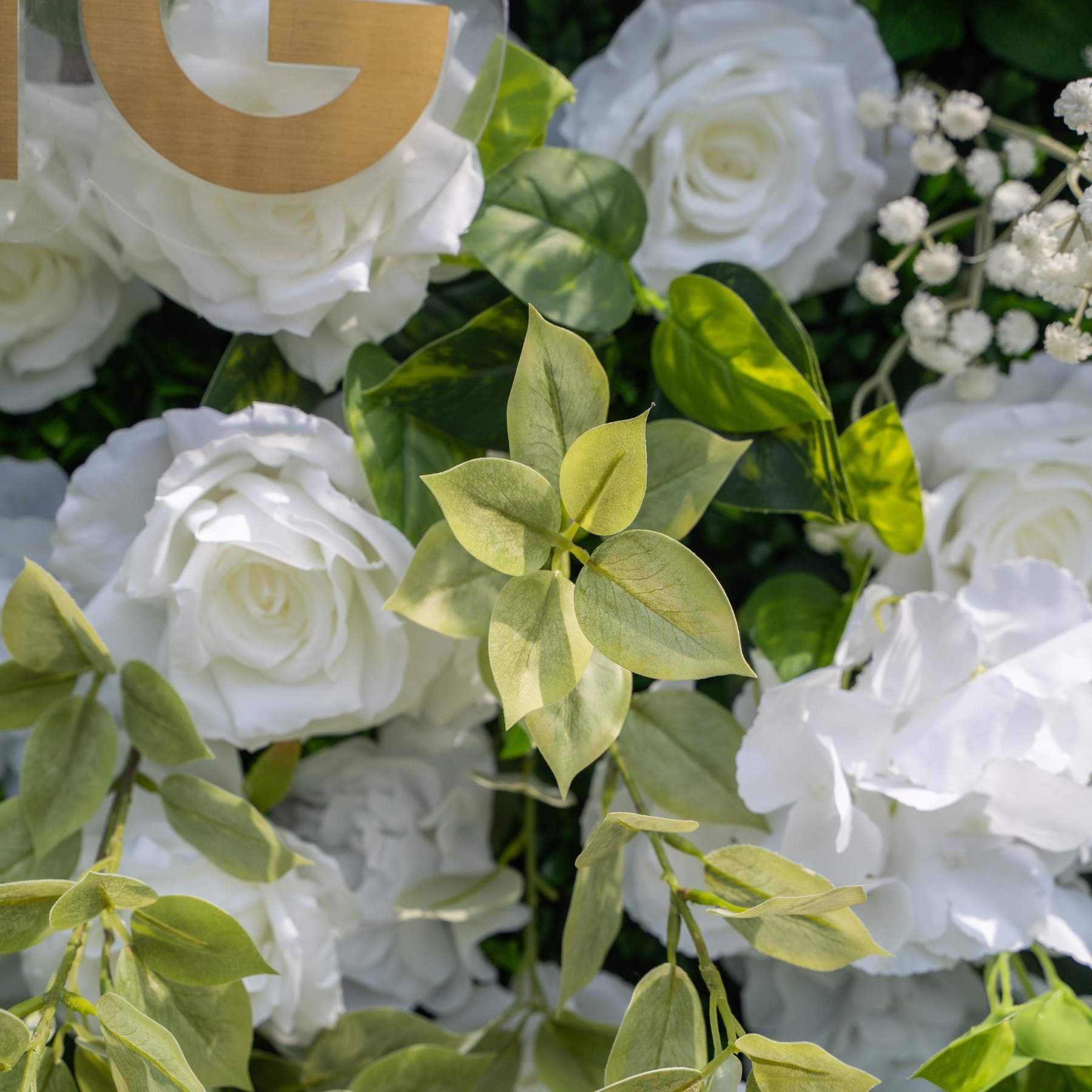 Sava：3D Fabric Artificial rolling up curtain flower wall