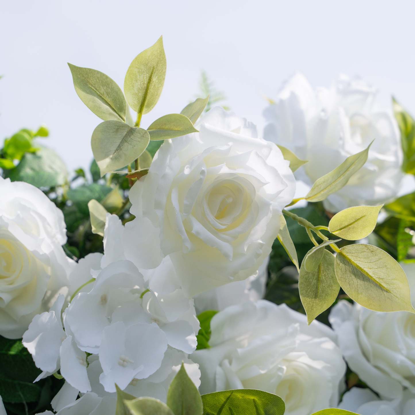 Sava：3D Fabric Artificial rolling up curtain flower wall